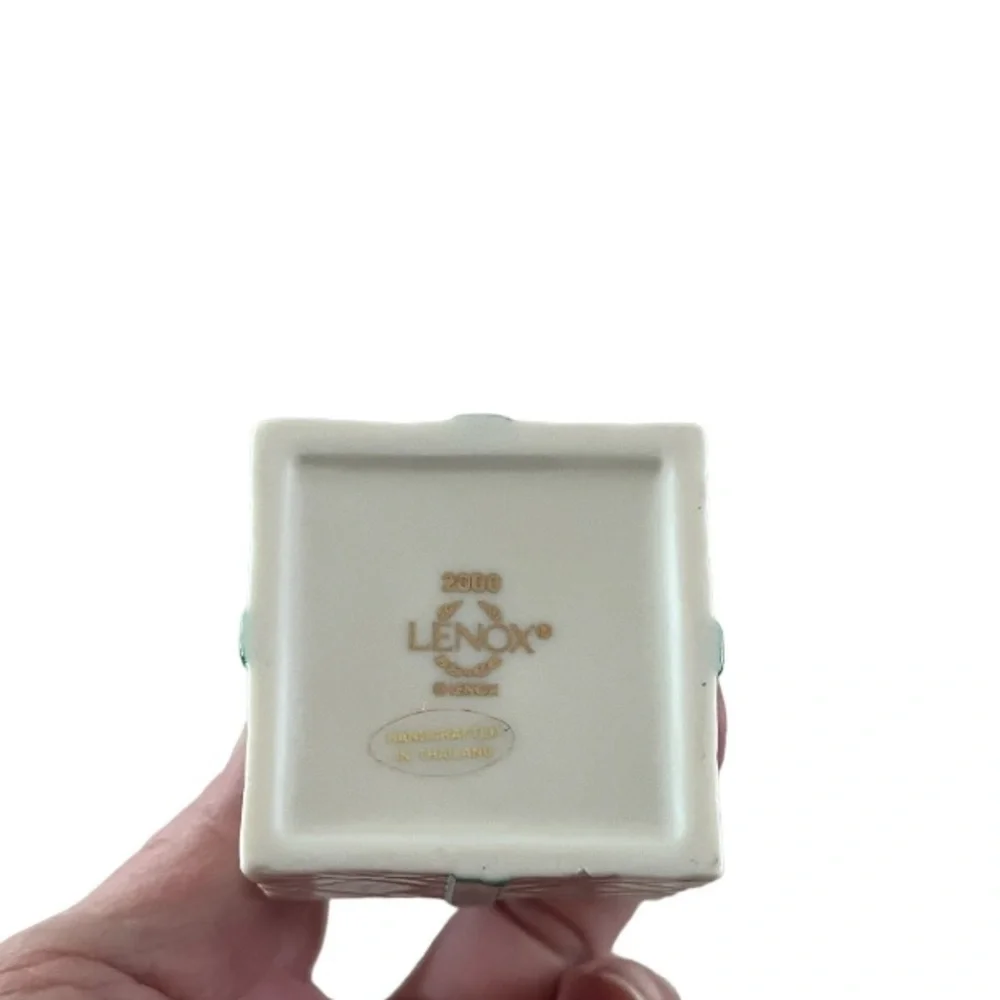 Lenox Commemorative Year 2000 Ornament - Gift Stack - Picture 6 of 6